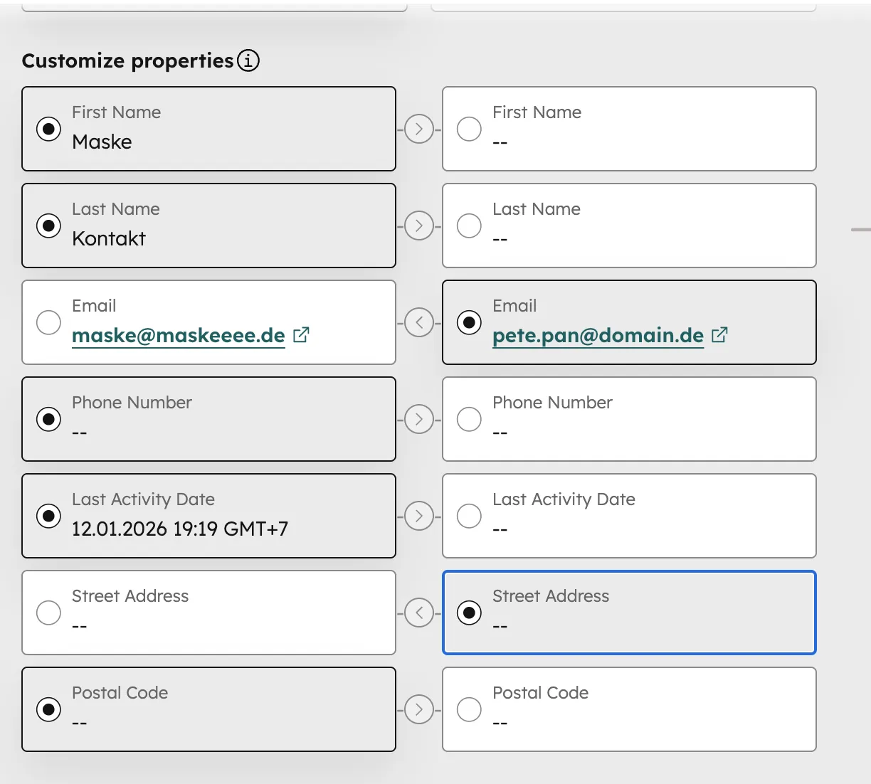 Detaillierter Property-Vergleich zwischen zwei HubSpot-Datensätzen vor dem Zusammenführen