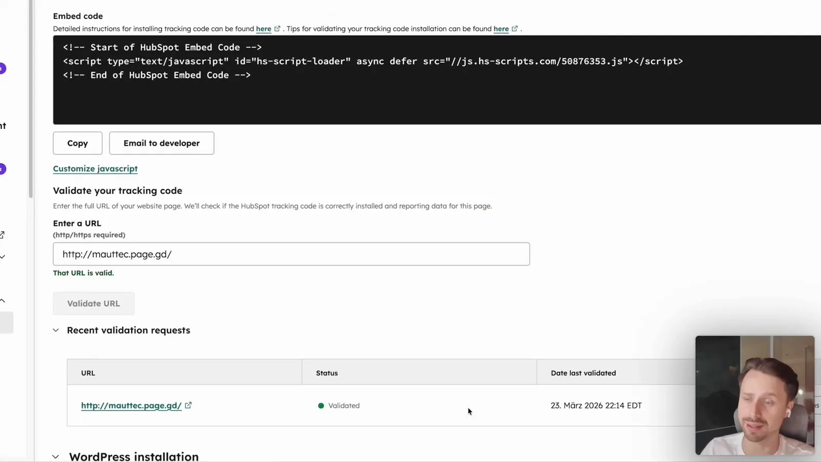 HubSpot Tracking Code Prüfung mit grünem Status Validated für eine WordPress Website